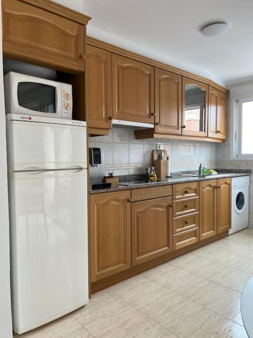 Bonito Piso Al Lado Del Mar! Apartment La Marina Bagian luar foto
