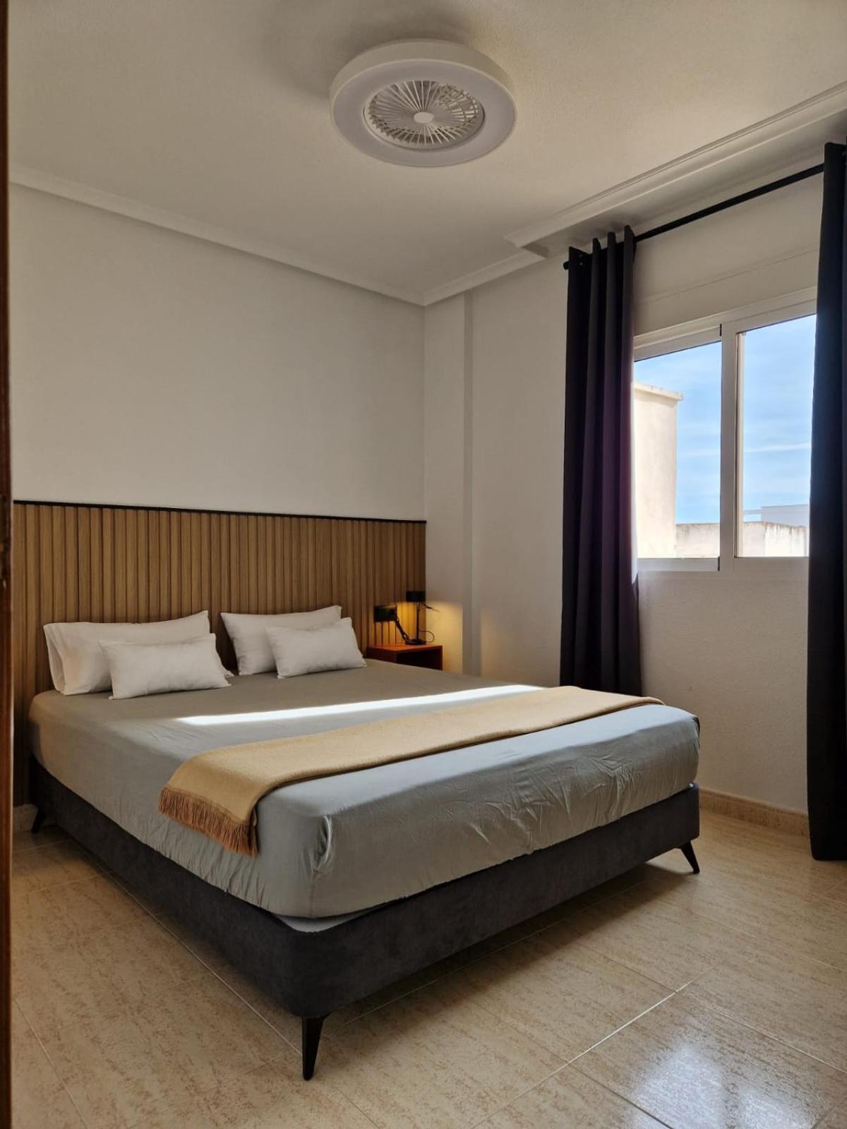 Bonito Piso Al Lado Del Mar! Apartment La Marina Bagian luar foto